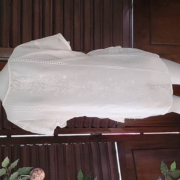 Ariat White Short Sleeve Eyelet Top Sheer Lightweight Airy Blouse Coverup Small - Picture 3 of 11